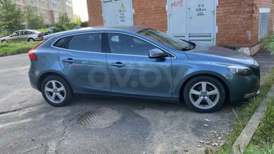 Volvo V40 II