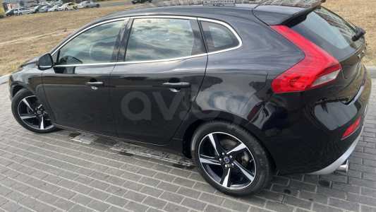 Volvo V40 II