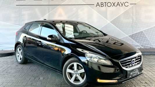 Volvo V40 II