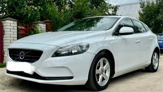 Volvo V40 II