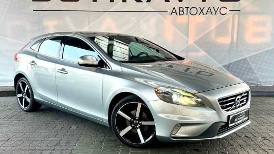 Volvo V40 II