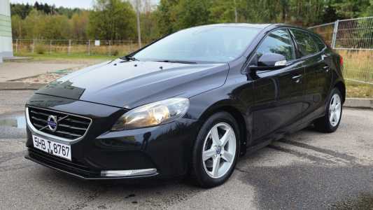 Volvo V40 II