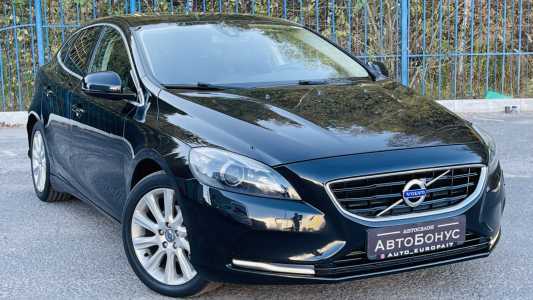 Volvo V40 II