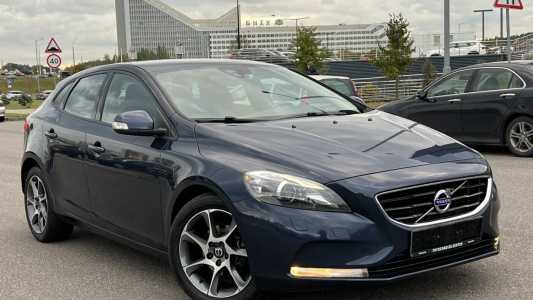 Volvo V40 II