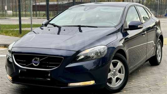 Volvo V40 II