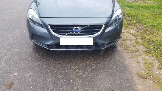 Volvo V40 II