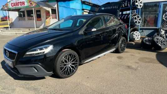 Volvo V40 II Рестайлинг, 2018, пробег 150000 км Volvo V40 II Рестайлинг, 2018, пробег 150000 км