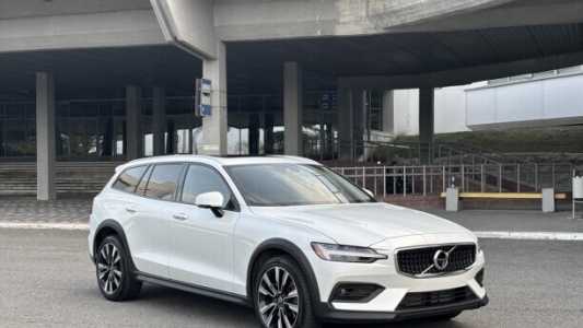 Volvo V60 Cross Country II, 2021, пробег 65000 км