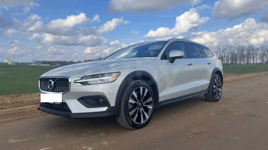 Volvo V60 Cross Country II