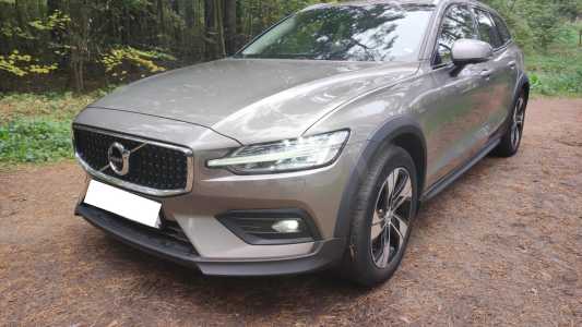 Volvo V60 Cross Country II