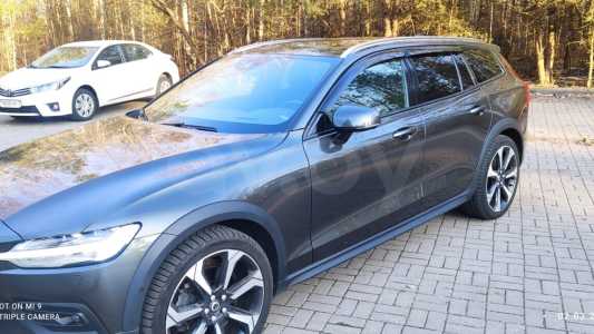 Volvo V60 Cross Country II