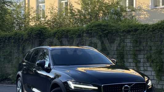 Volvo V60 Cross Country II
