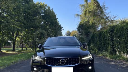 Volvo V60 Cross Country II