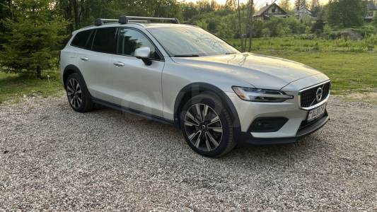 Volvo V60 Cross Country II