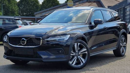 Volvo V60 Cross Country II