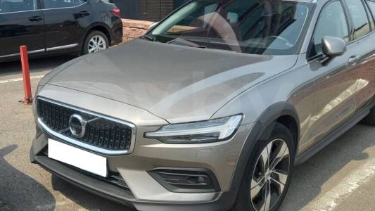 Volvo V60 Cross Country II