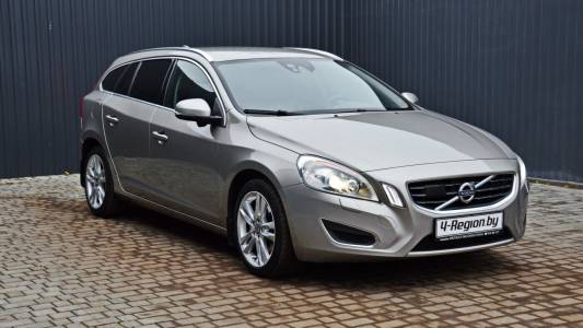 Volvo V60 I