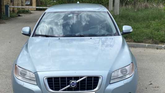 Volvo V70 III