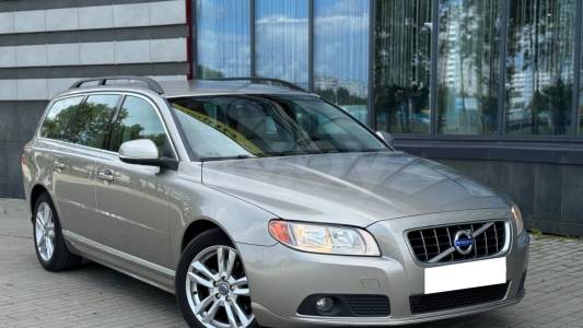 Volvo V70 III