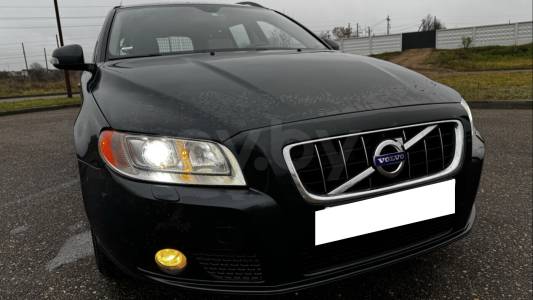 Volvo V70 III