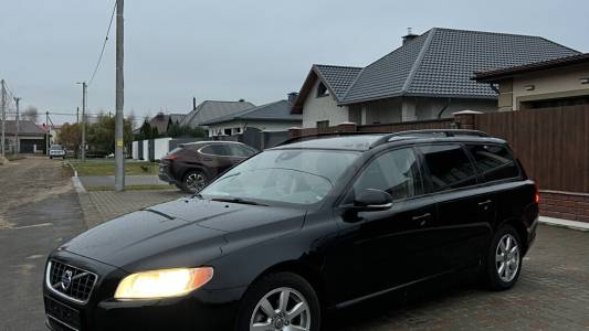 Volvo V70 III