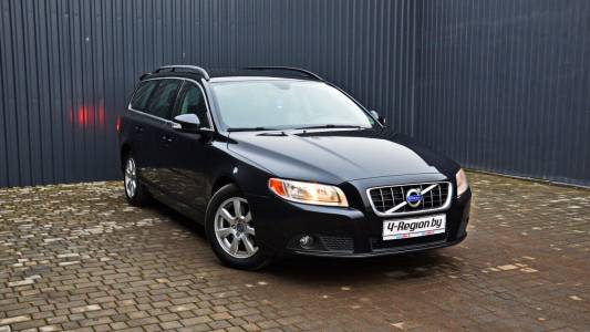 Volvo V70 III