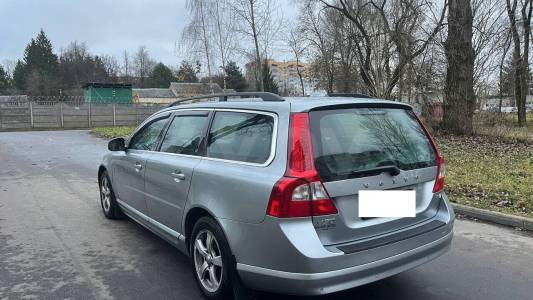 Volvo V70 III