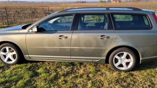 Volvo V70 III