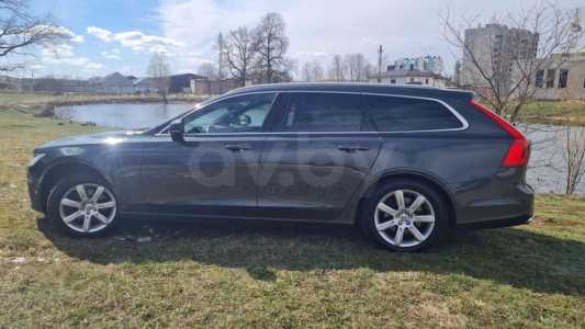 Volvo V90 II
