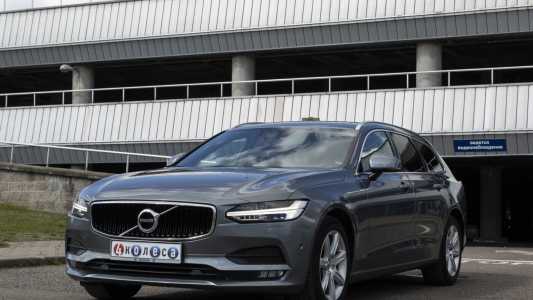 Volvo V90 II