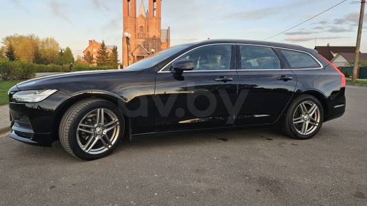 Volvo V90 II