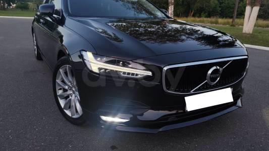 Volvo V90 II