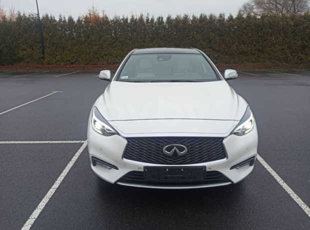 Infiniti Q30 I