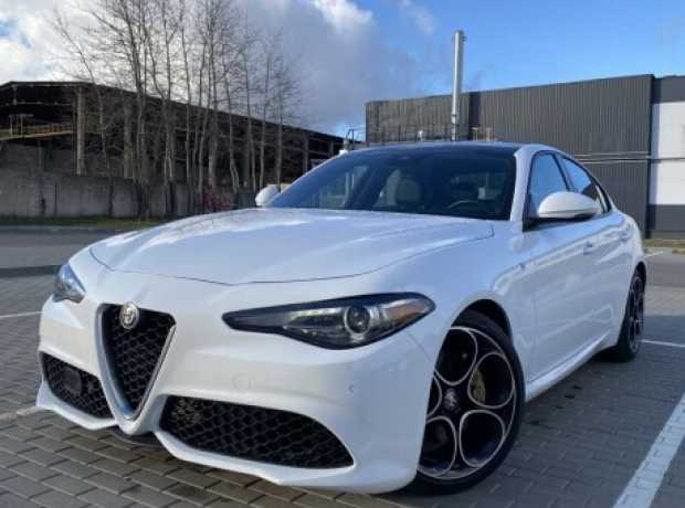 Alfa Romeo Giulia I  Рестайлинг, 2021, пробег 25000 км