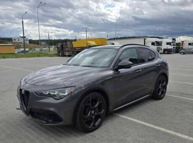 Alfa Romeo Stelvio I  2-й рестайлинг, 2023, пробег 3500 км