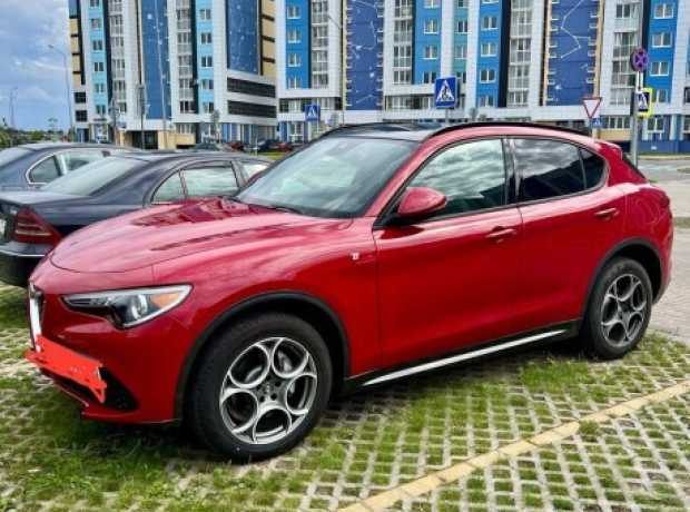 Alfa Romeo Stelvio I  Рестайлинг, 2021, пробег 10800 км