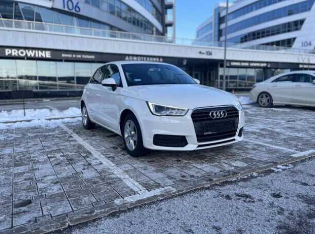 Audi A1 8X  Рестайлинг, 2017, пробег 10850 км