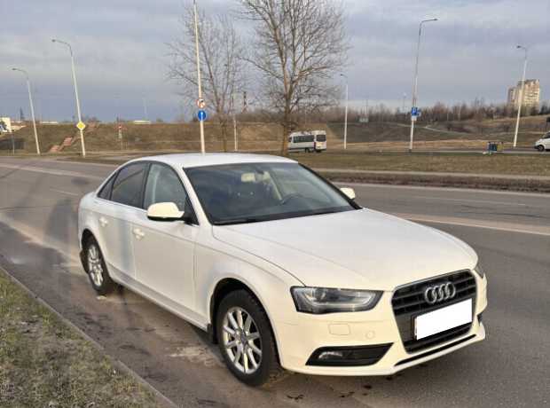 Audi A4 B8  Рестайлинг, 2012, пробег 105000 км