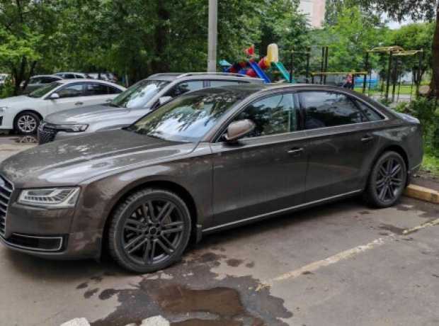 Audi A8 D4  Рестайлинг, 2016, пробег 199000 км