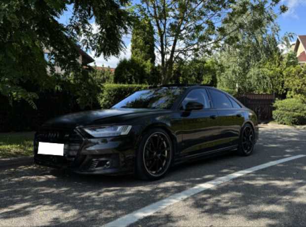 Audi A8 D5, 2019, пробег 128000 км Audi A8 D5, 2019, пробег 128000 км