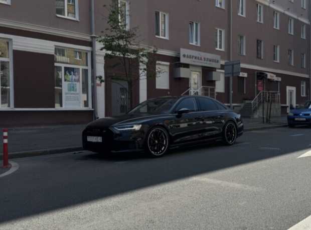 Audi A8 D5, 2019, пробег 128000 км Audi A8 D5, 2019, пробег 128000 км