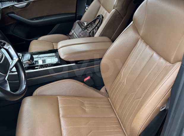 Audi A8 D5