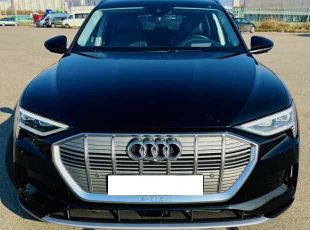 Audi e-tron , 2019, пробег 48000 км
