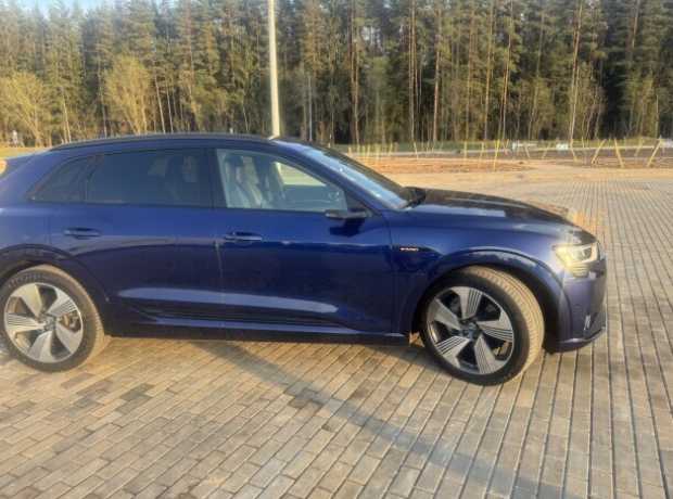 Audi e-tron , 2019, пробег 53000 км