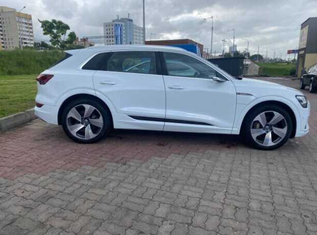 Audi e-tron , 2019, пробег 65000 км