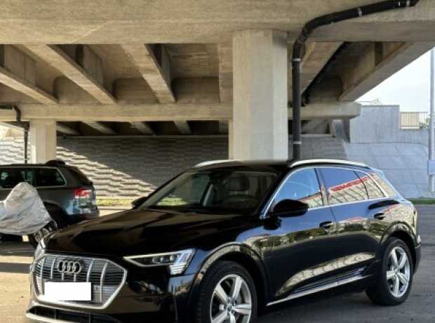 Audi e-tron , 2019, пробег 77100 км