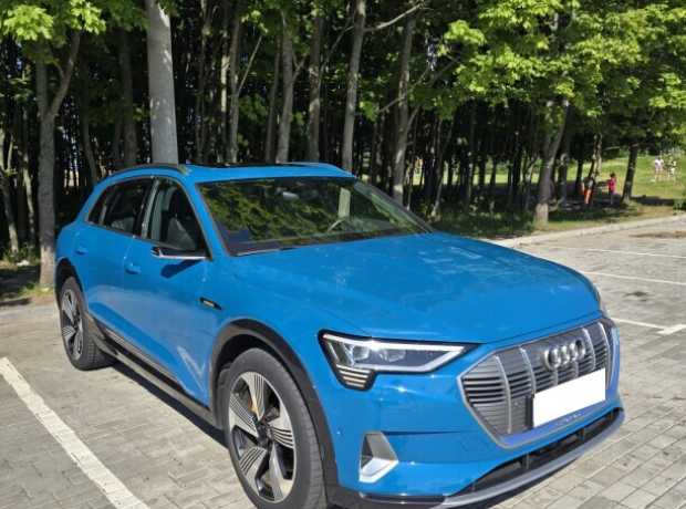 Audi e-tron , 2019, пробег 89000 км