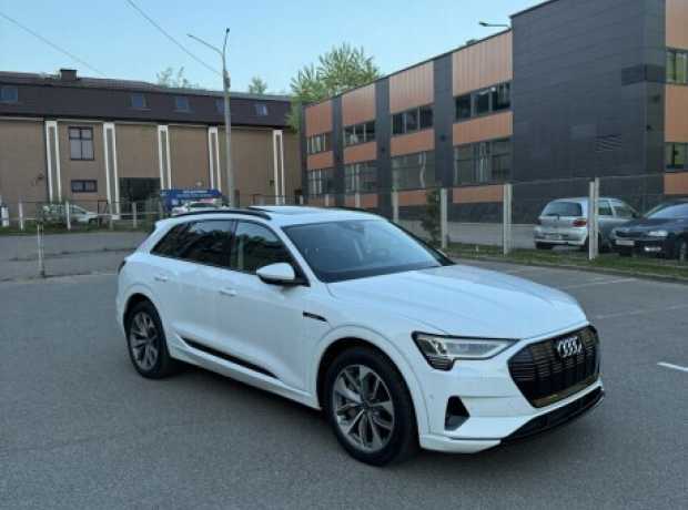 Audi e-tron , 2020, пробег 21153 км