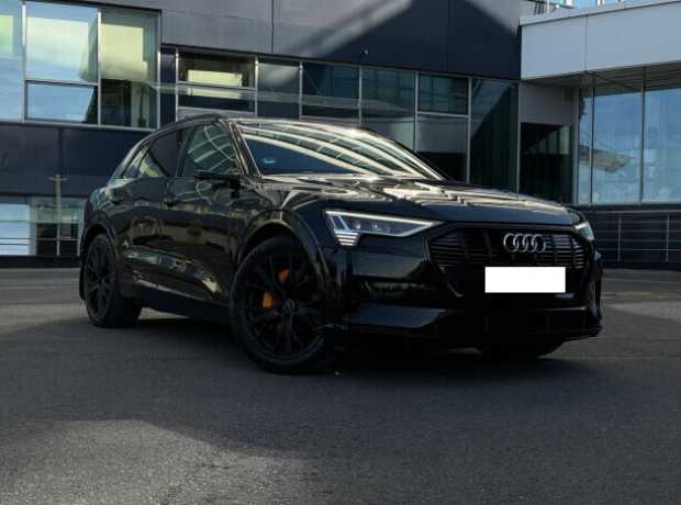 Audi e-tron , 2020, пробег 88000 км Audi e-tron , 2020, пробег 88000 км