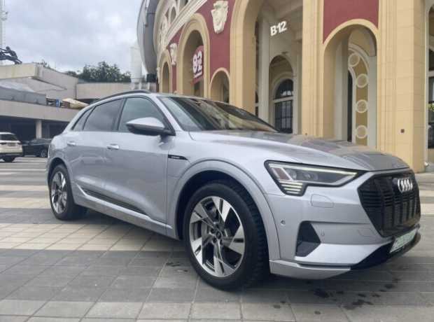 Audi e-tron , 2021, пробег 57685 км